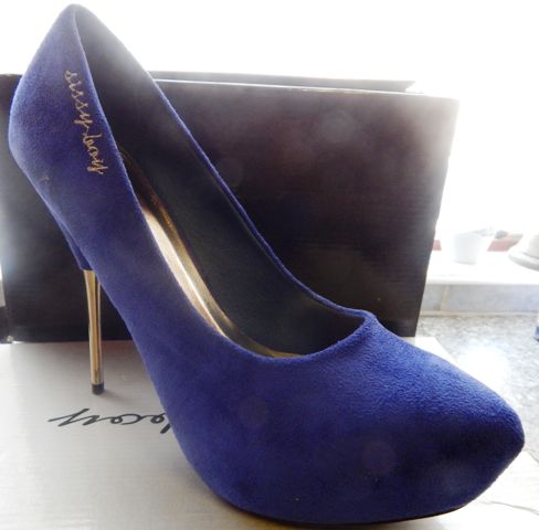 ... boy blue with gold heels shoes size 8 - FREE POSTAGE IN SOUTH AFRICA