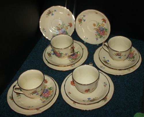 Trio's saucers tea extra set cups pc 14 and johannesburg    2 Vintage 4 x Alfred  Meakin vintage